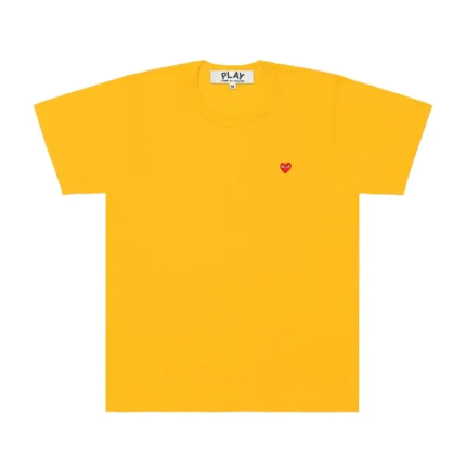 T-shirt jaune CDG avec mini cœur rouge – t-shirt unisexe en coton doux et de haute qualité